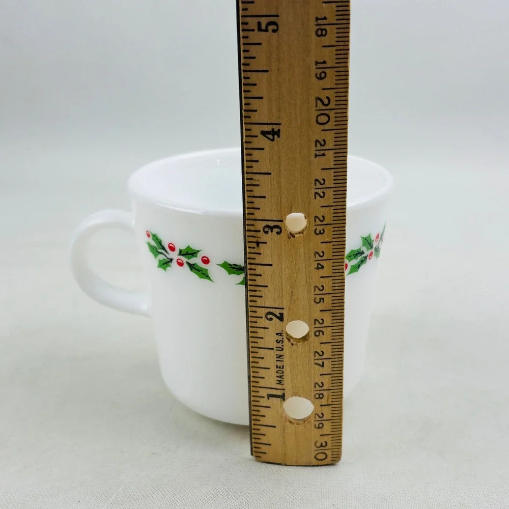 Vintage Corelle Winter Holly Cup & Saucer Set of 4 Black Vein Christmas Holiday